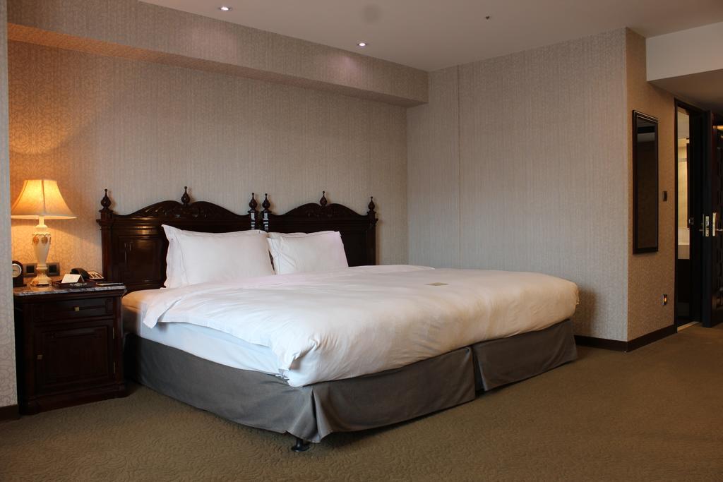 Royal Seasons Hotel Taichung‧Zhongkang מראה חיצוני תמונה