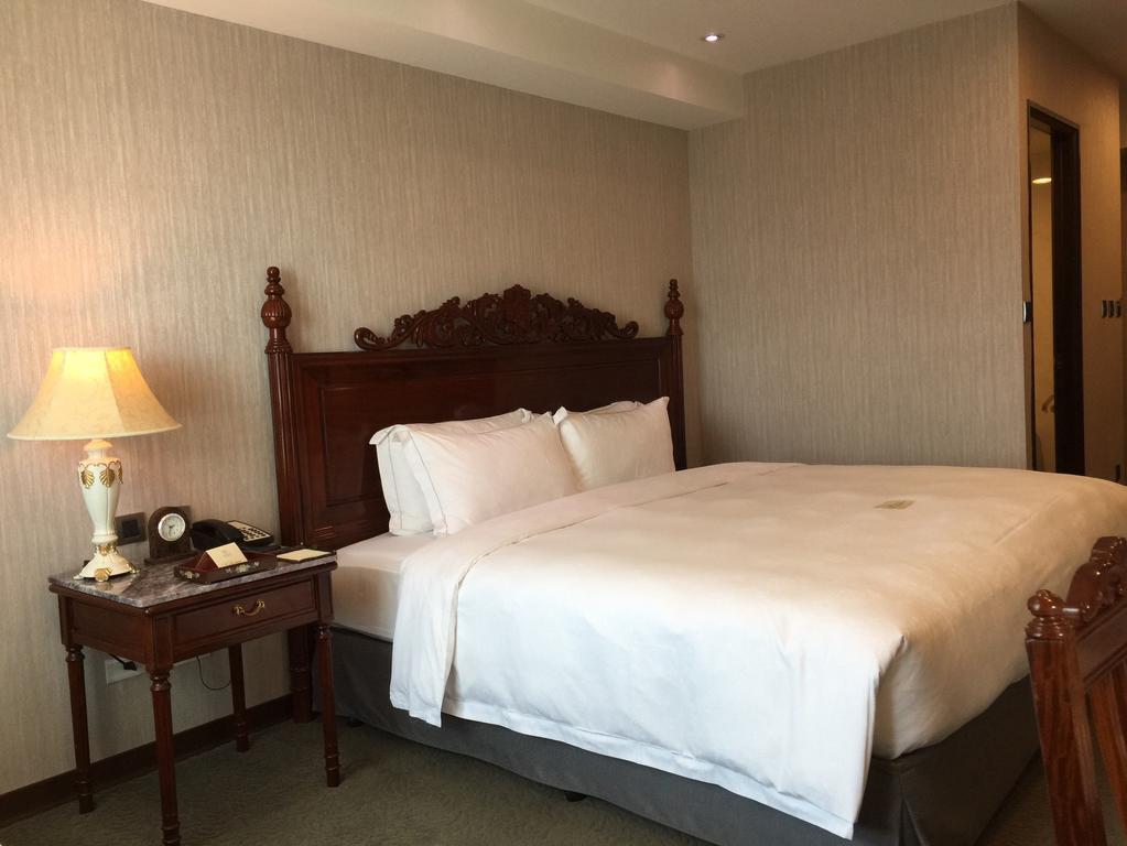 Royal Seasons Hotel Taichung‧Zhongkang מראה חיצוני תמונה