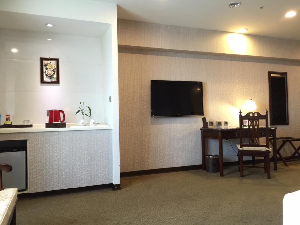 Royal Seasons Hotel Taichung‧Zhongkang מראה חיצוני תמונה