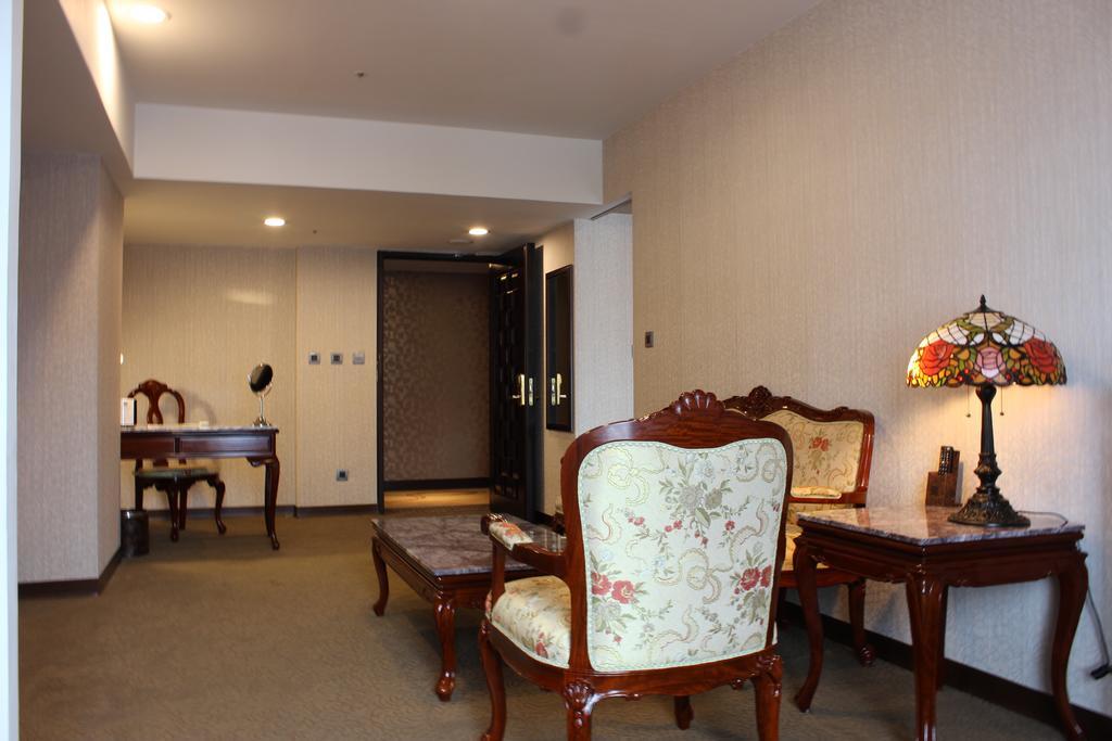 Royal Seasons Hotel Taichung‧Zhongkang מראה חיצוני תמונה